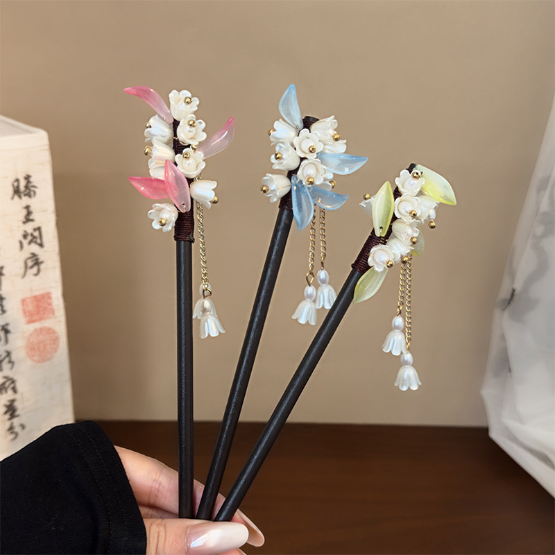 Hair Care Ingredients - Chinese Style Traditional Hairpin Lily of
